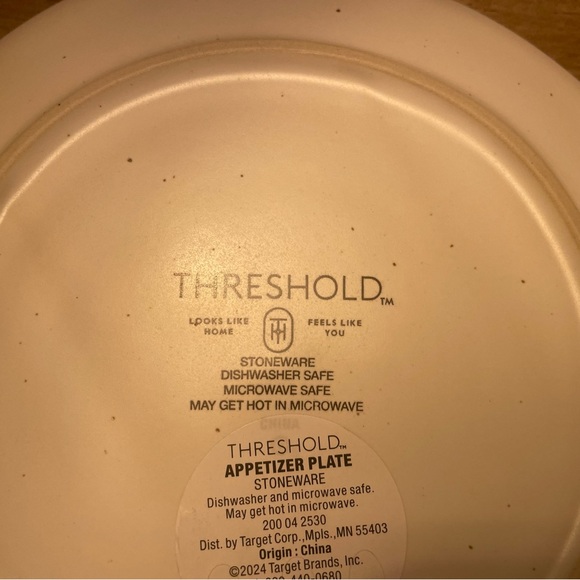 Threshold Floral Patterned Set of 4 Appetizers Plates 
Black and Freckled Cream - Picture 8 of 8